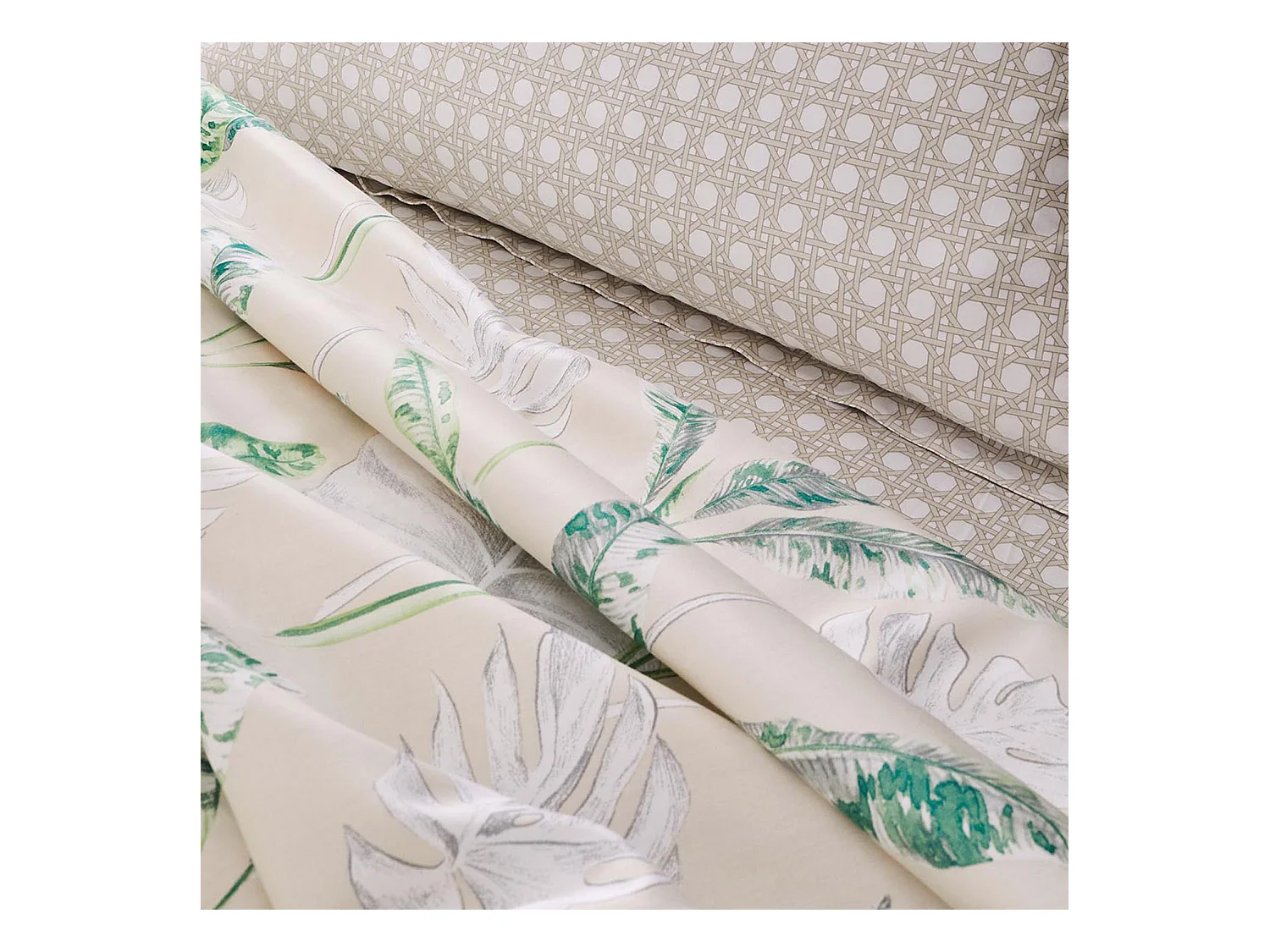Drap plat en satin aux impressions exotiques