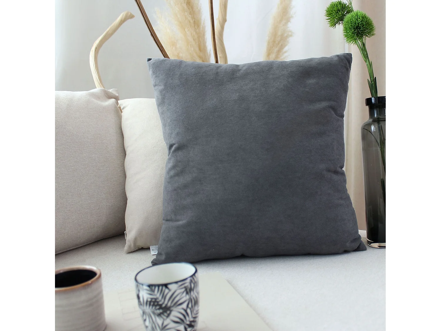 Coussin Déco en Velours "Câlin" 40x40cm Gris Foncé