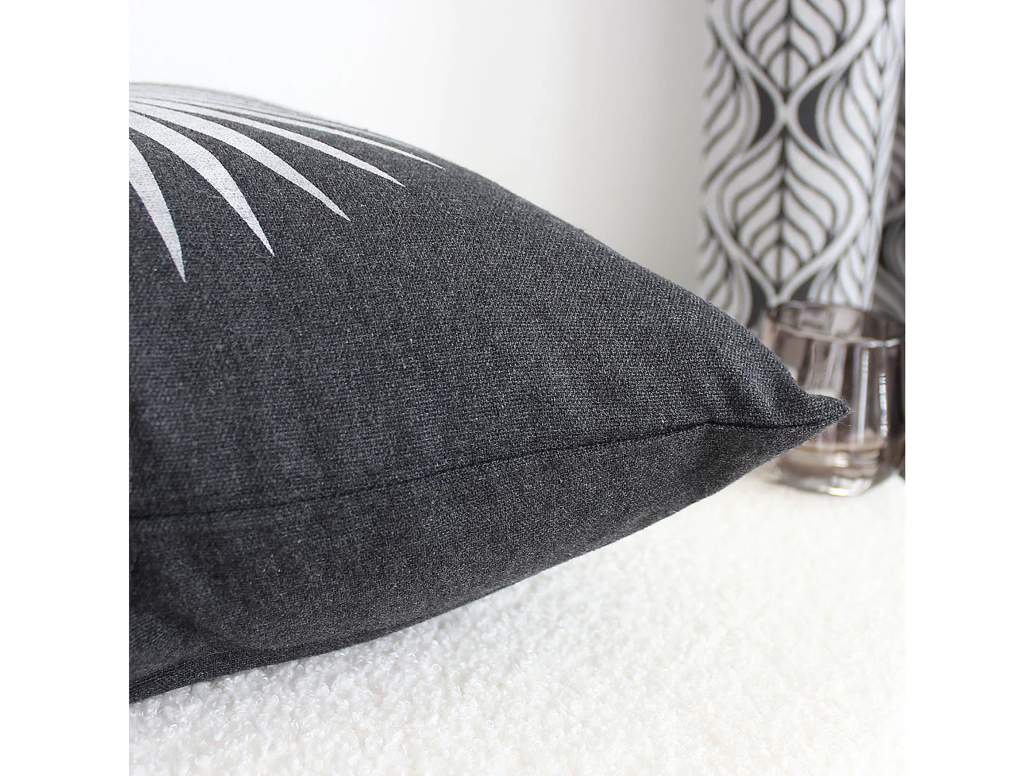 Coussin Déco Imprimé "Baya" 40x40cm Gris Foncé