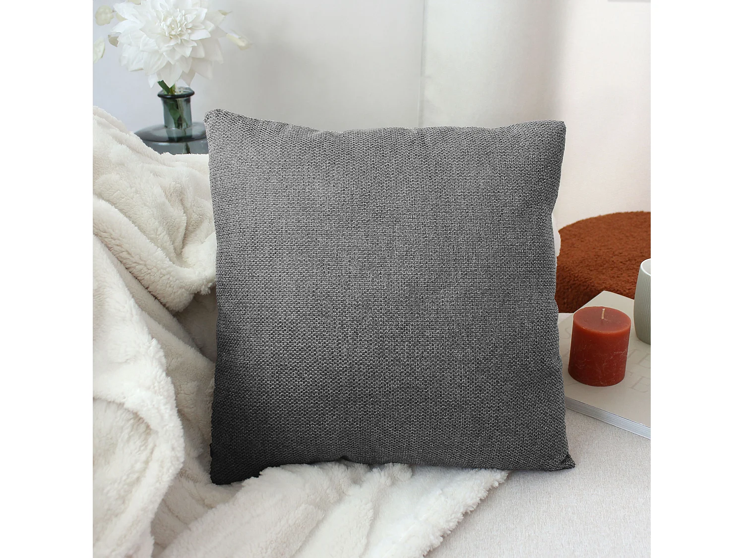 Coussin Déco en Velours "Lagarta" 40x40cm Gris Foncé