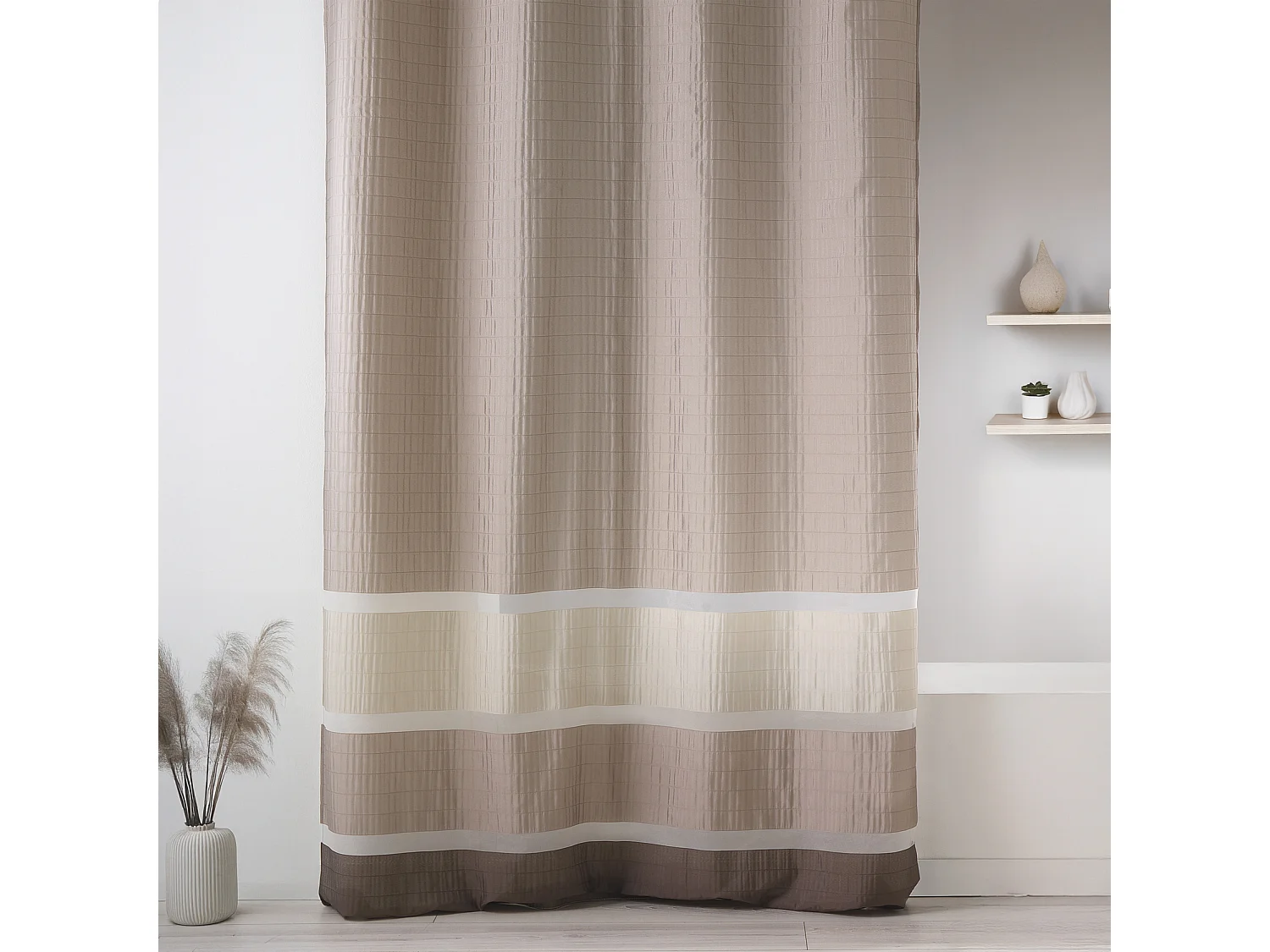 Voilage fantaisie tissée avec rayures horizontales