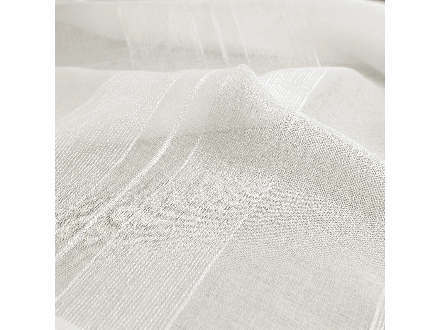 Liso con rayas bordadas