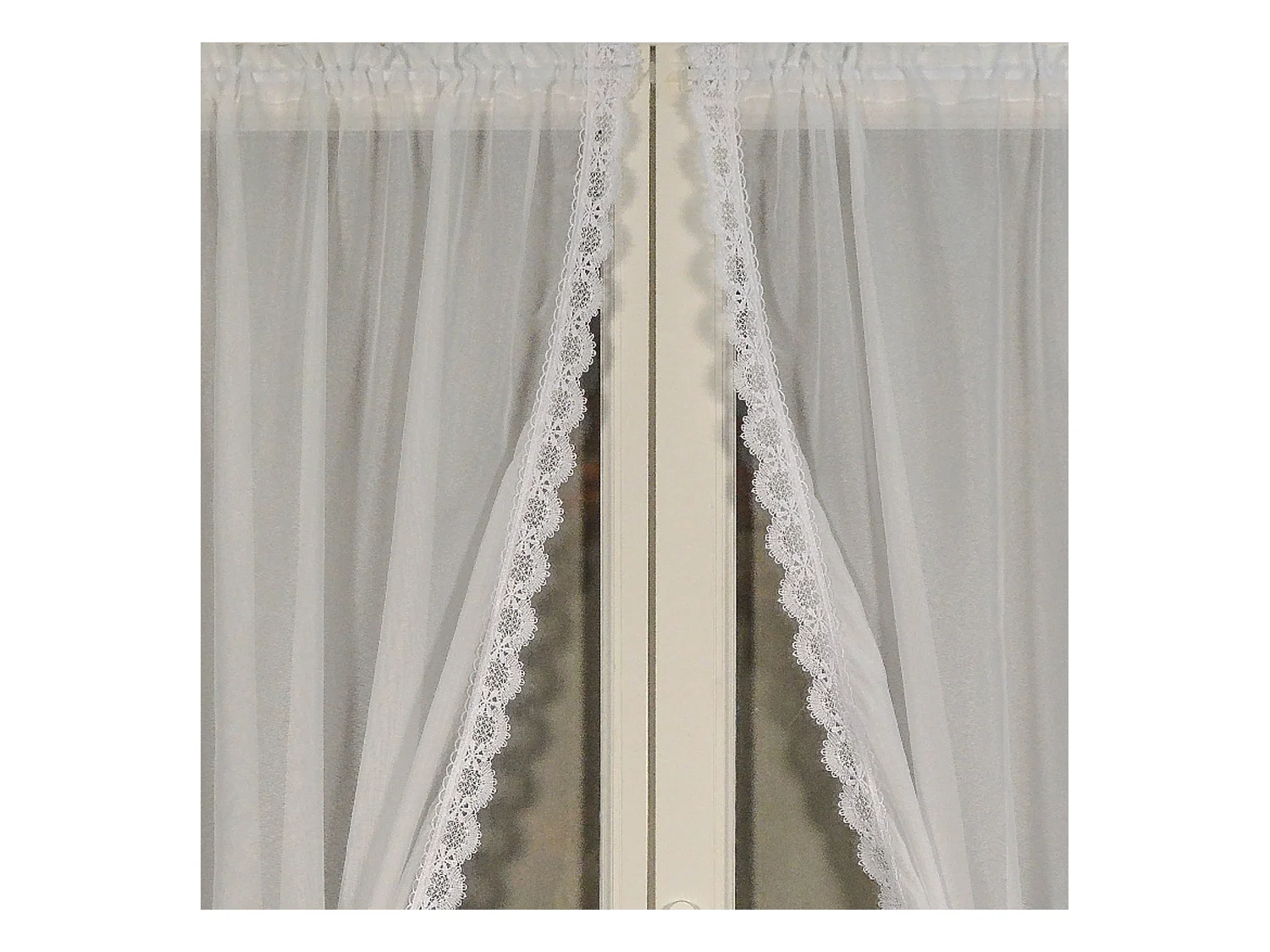Paire de rideaux bonne femme à bord macramé
