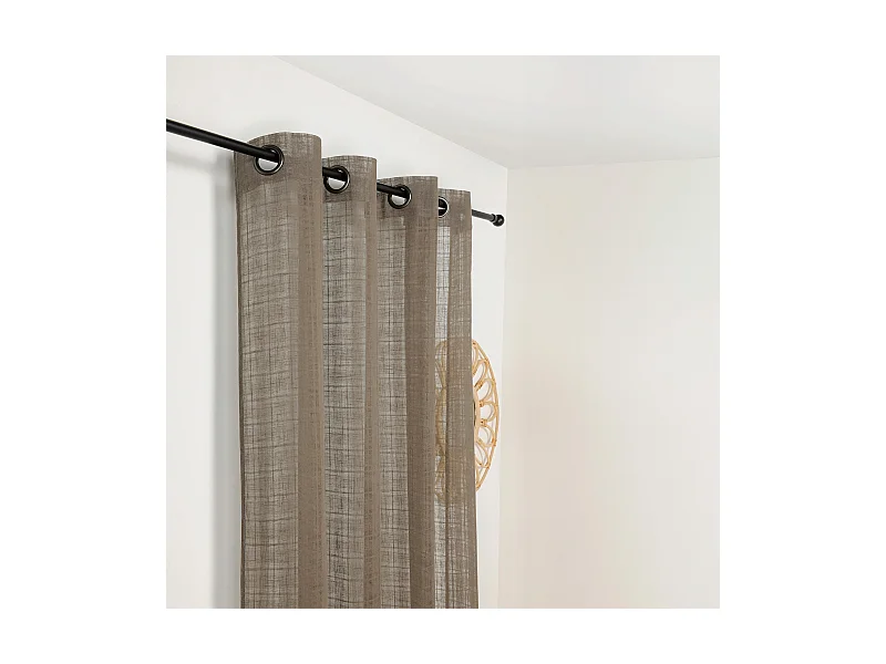 Vorhang mit Ösen und elsässischen Karomustern