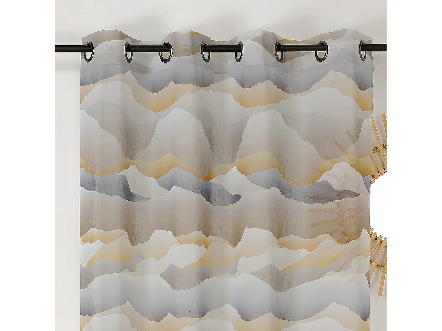 Voilage tamisant effet paysage