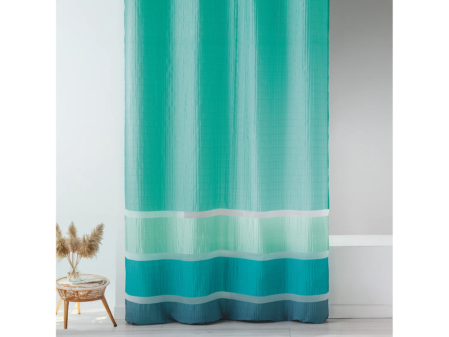 Voilage fantaisie tissée avec rayures horizontales