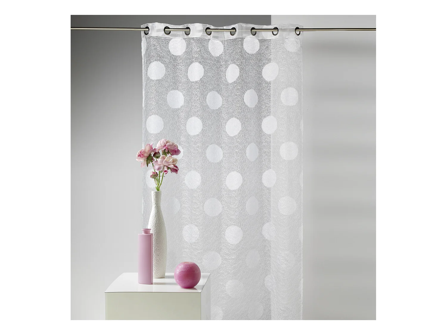 Visillo de organza jacquard bordado motivo redondo grande