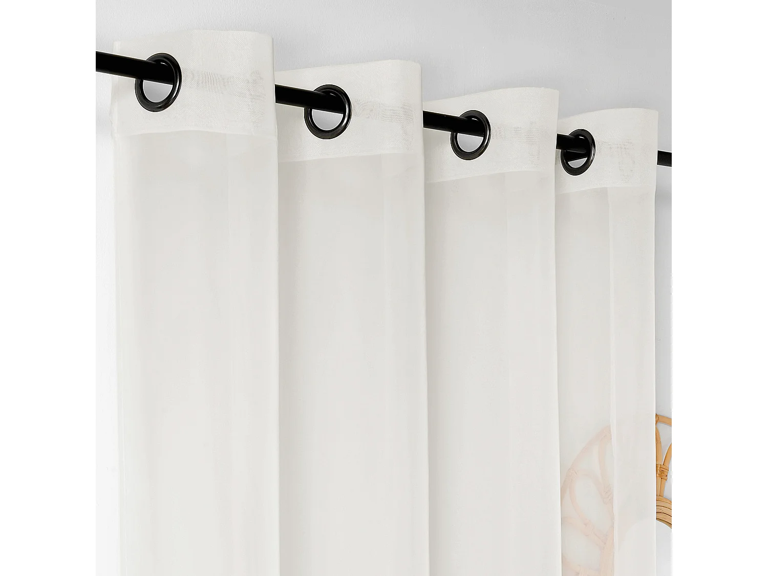 Blickdichter, einfarbiger und weicher Vorhang