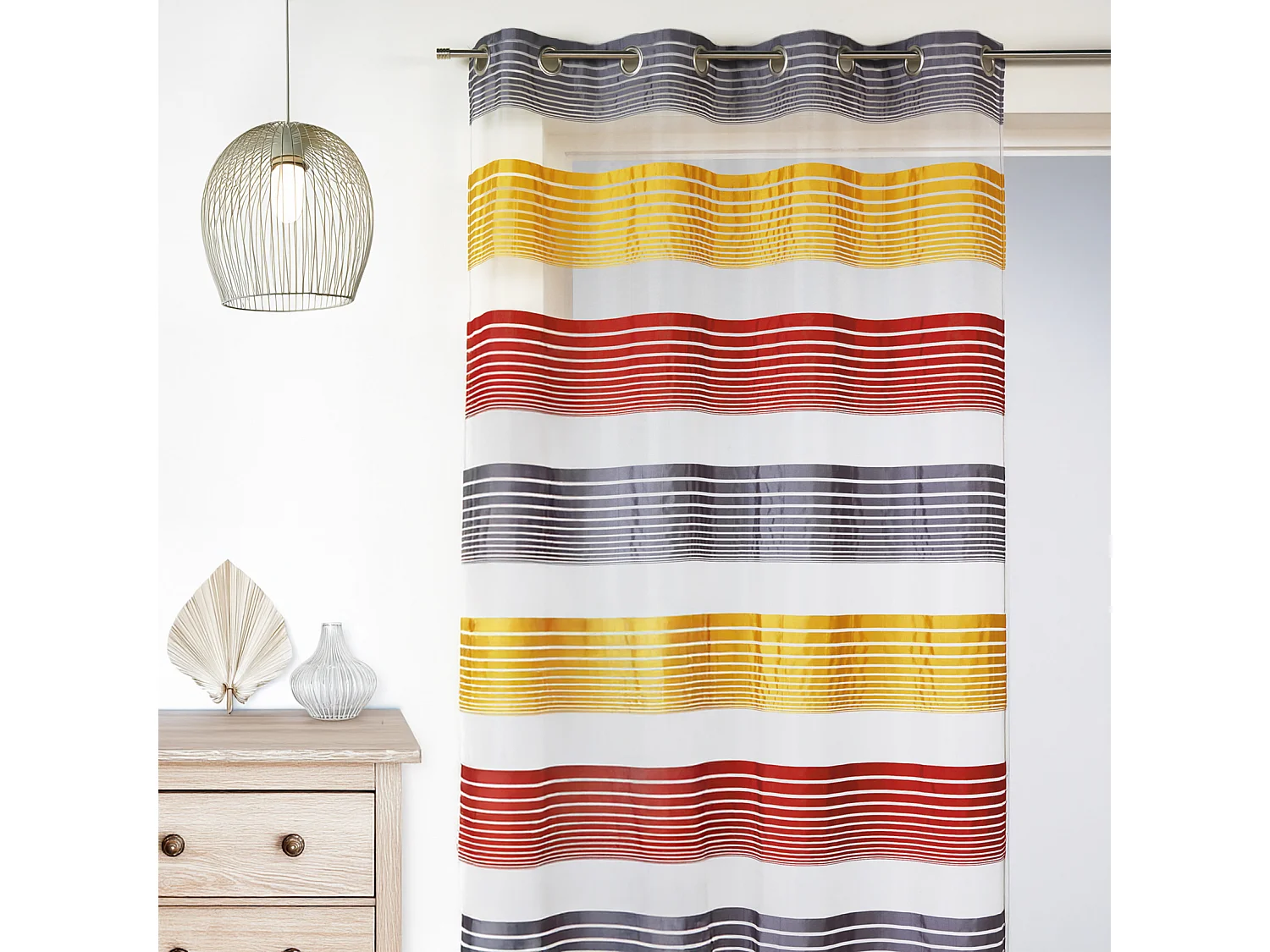 Voilage en organza à fines rayures horizontales