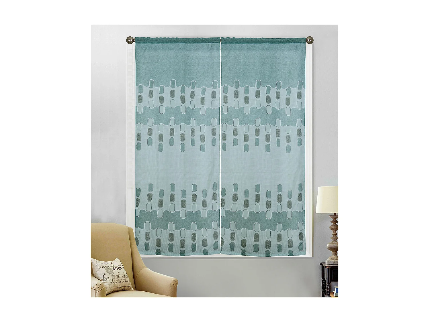 Paire de petits voilages au style géométrique