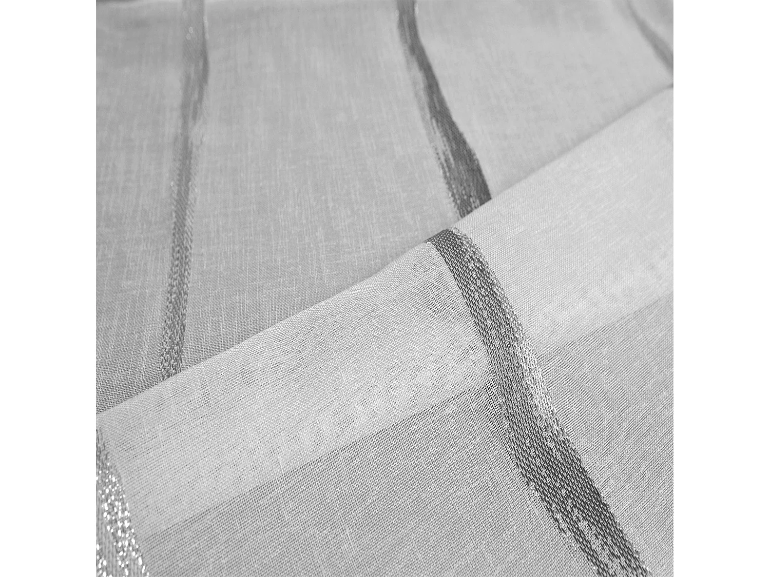 Gardine aus bunter Etamine mit Streifen