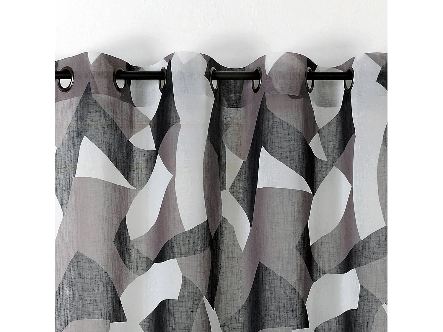 Halbtransparenter Tarnvorhang