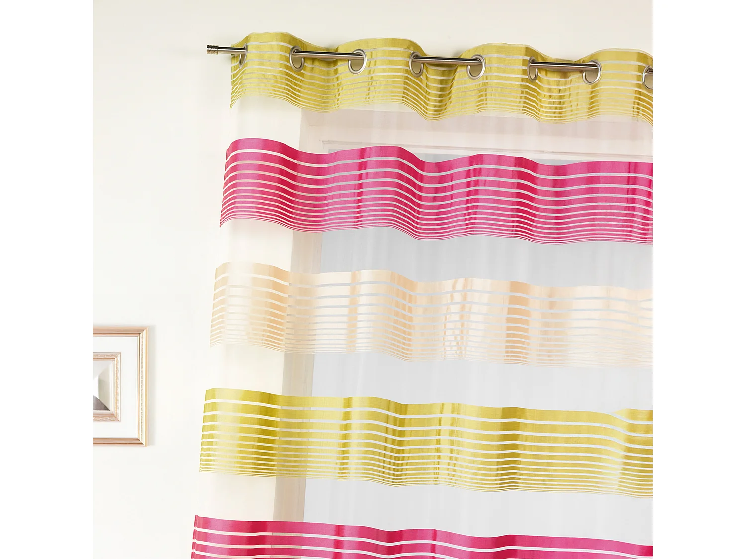 Visillo en organza a finas rayas horizontales