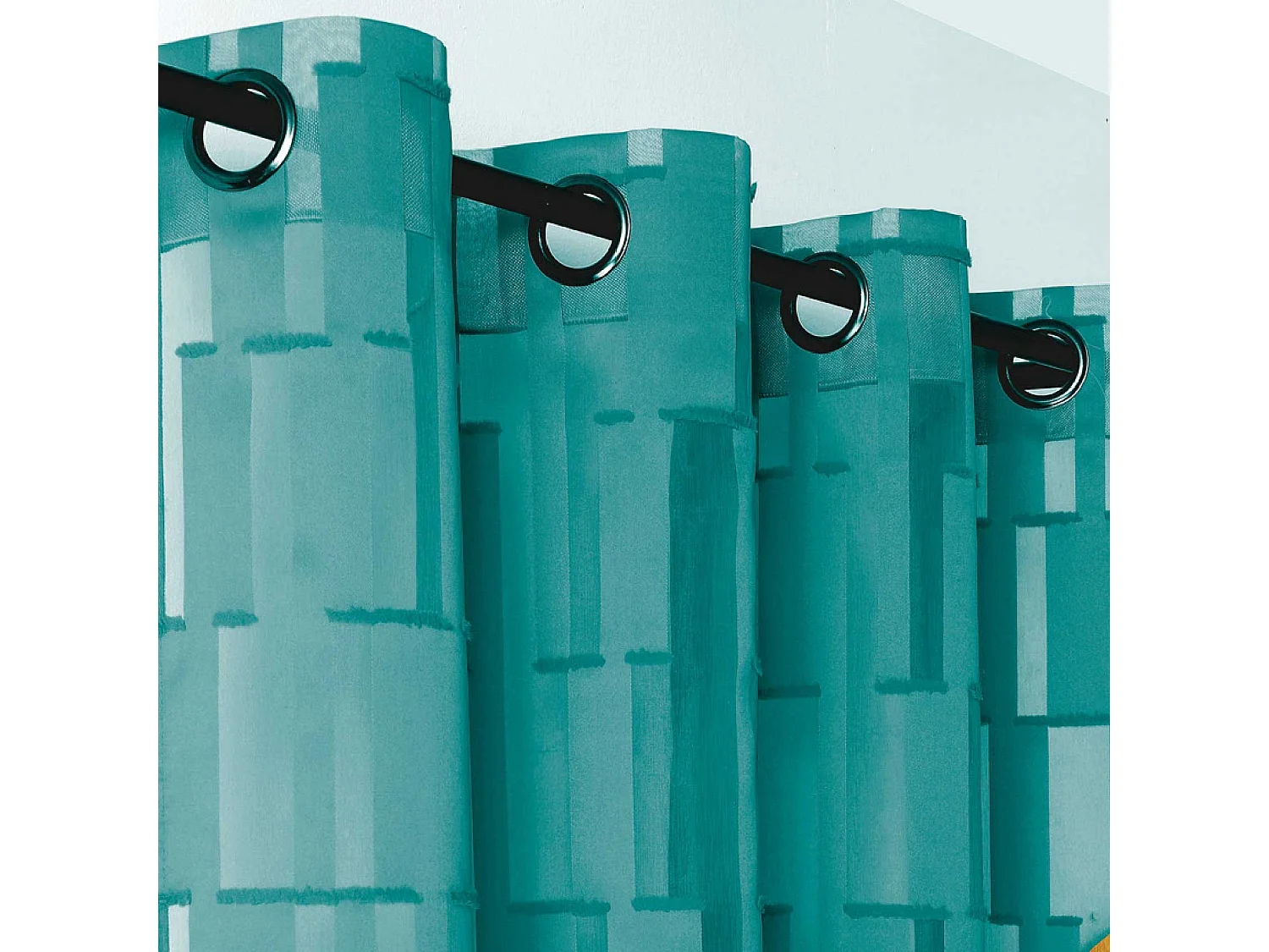 Voilage tamisant transparent et graphique