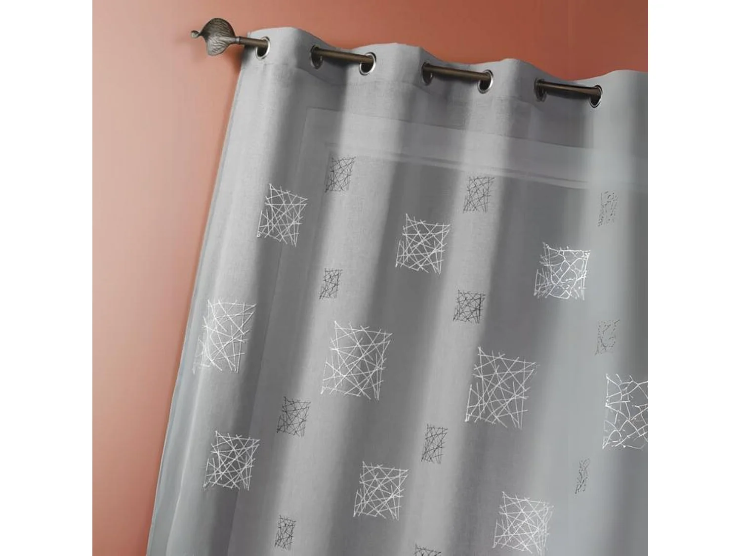 Fertigvorhang aus Etamine