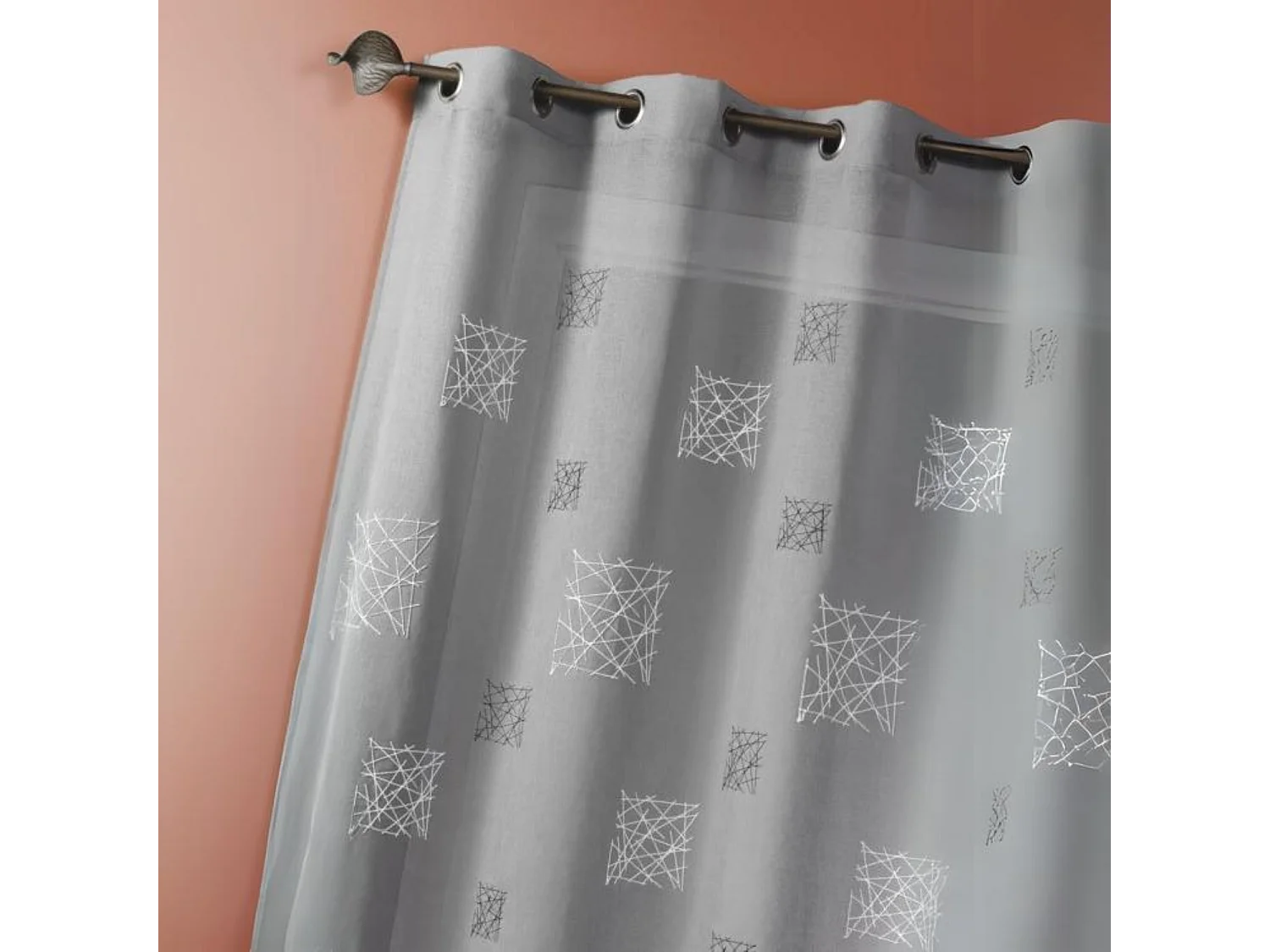 Fertigvorhang aus Etamine
