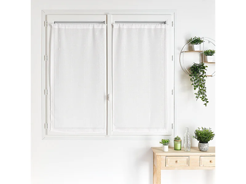 Par de cortinas rectas de hilos flameados