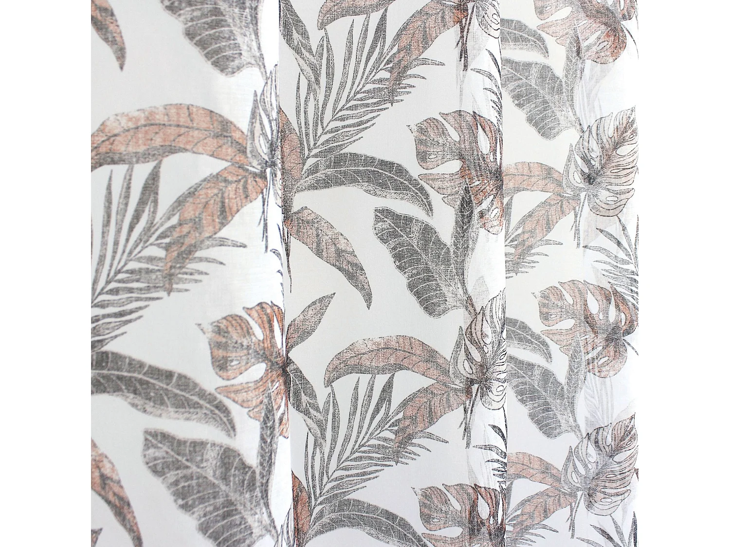 Vorhang mit metallischem Druck und Ösen