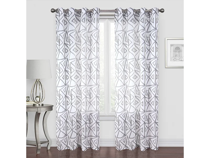 Paar Vorhänge mit Dreiecksmotiven