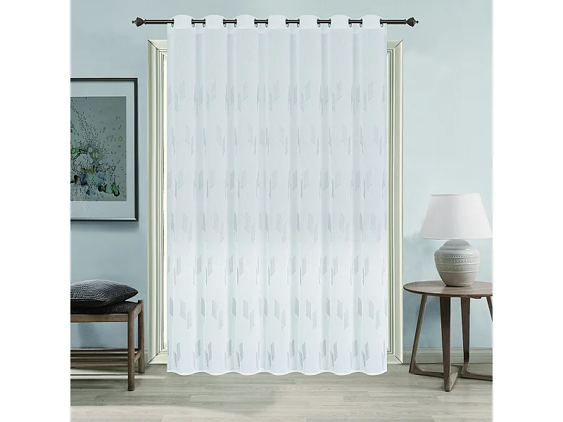 Vorhang mit glänzender Stickerei und Ösen