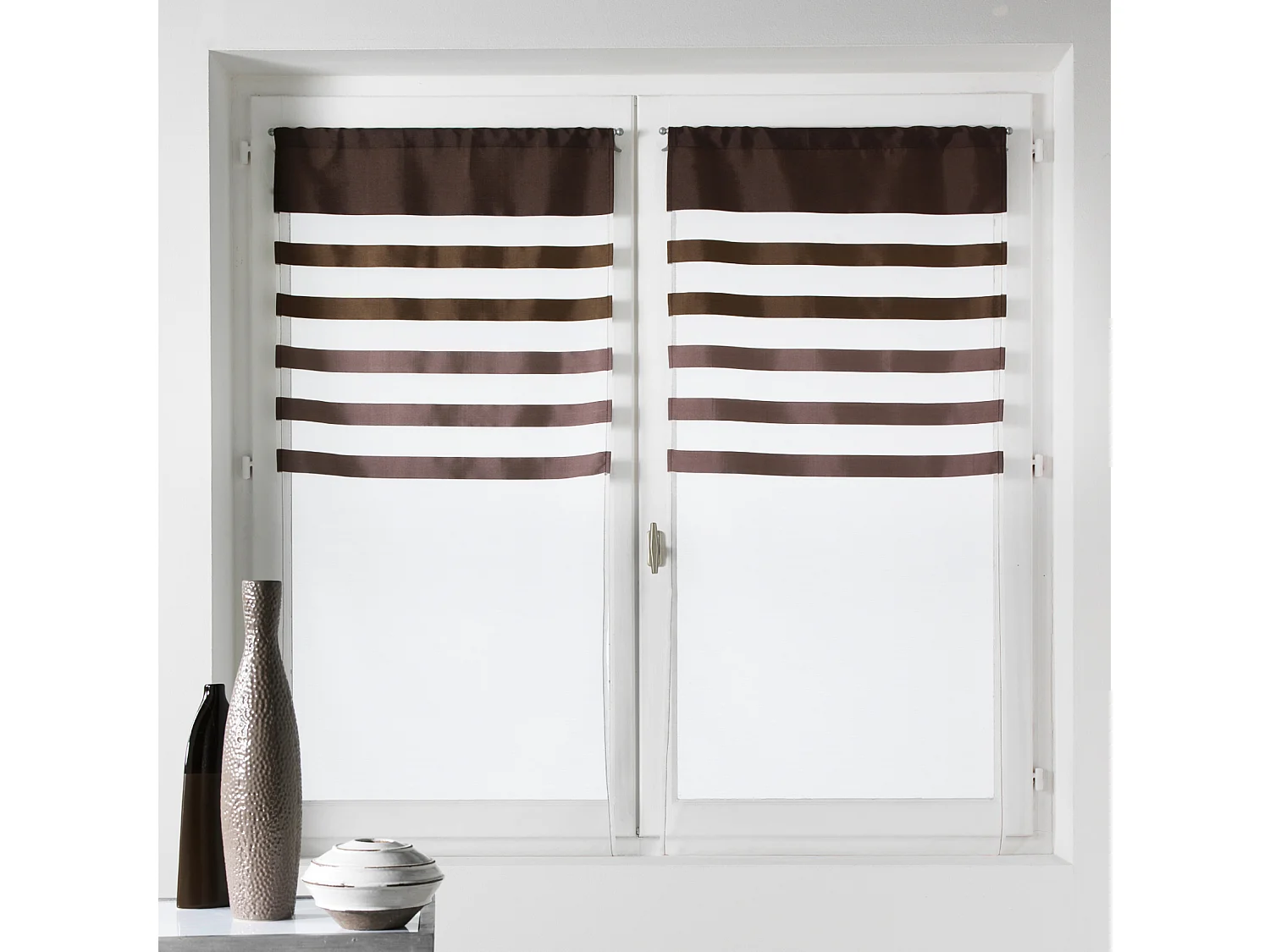 Paire de petits voilages avec Parement coloré