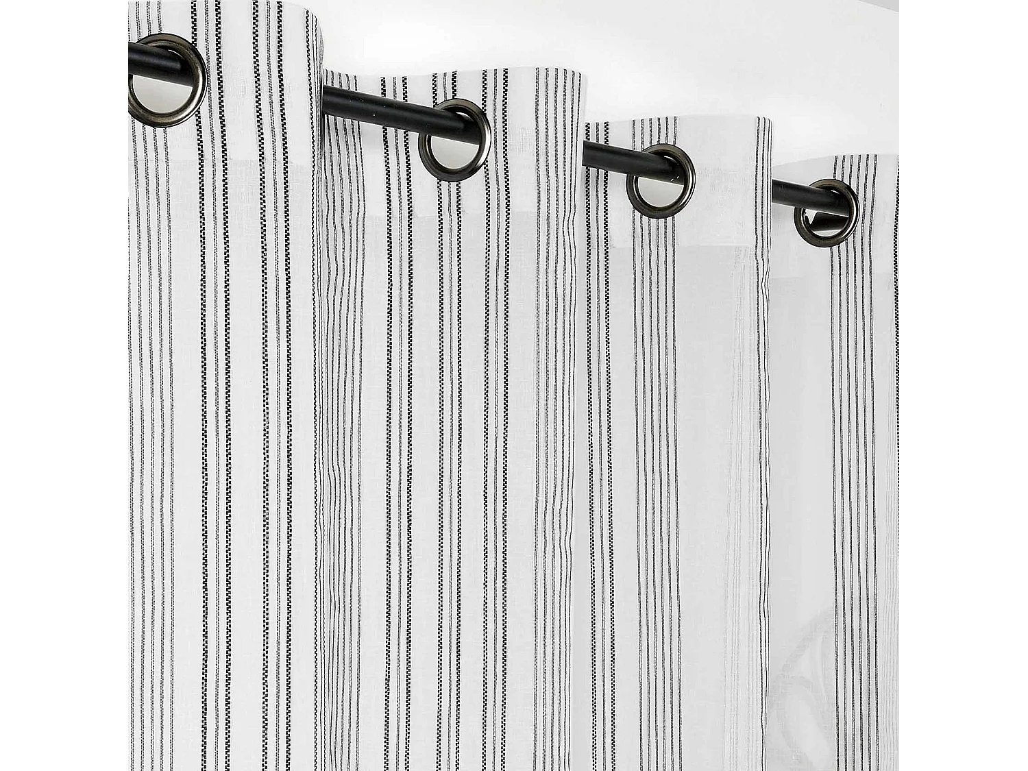 Voilage à l'aspect lin aux rayures verticales