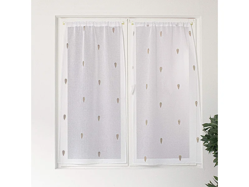 Par de cortinas rectas bordadas con gotas
