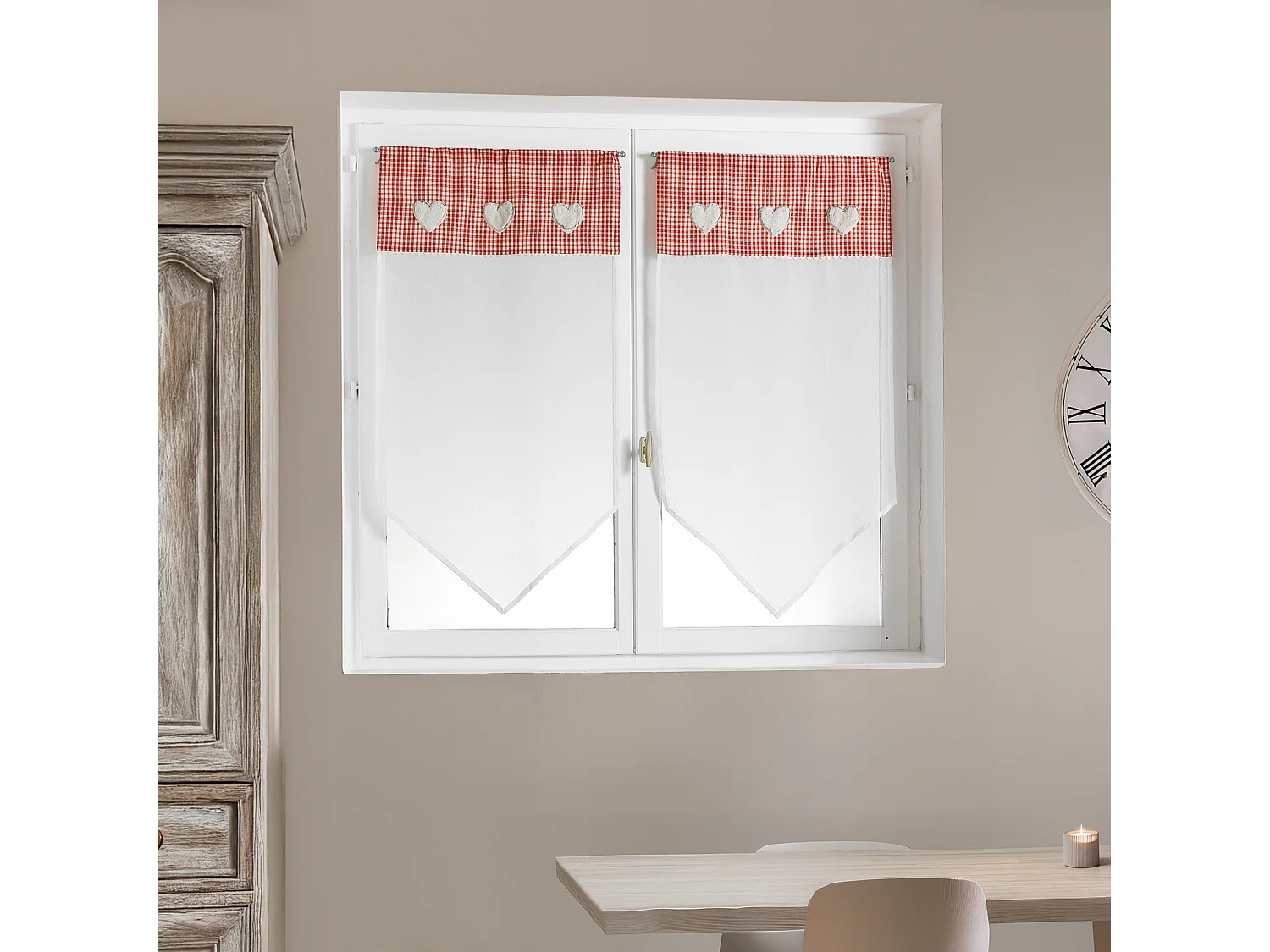 Paire de petits voilages en étamine avec parement vichy