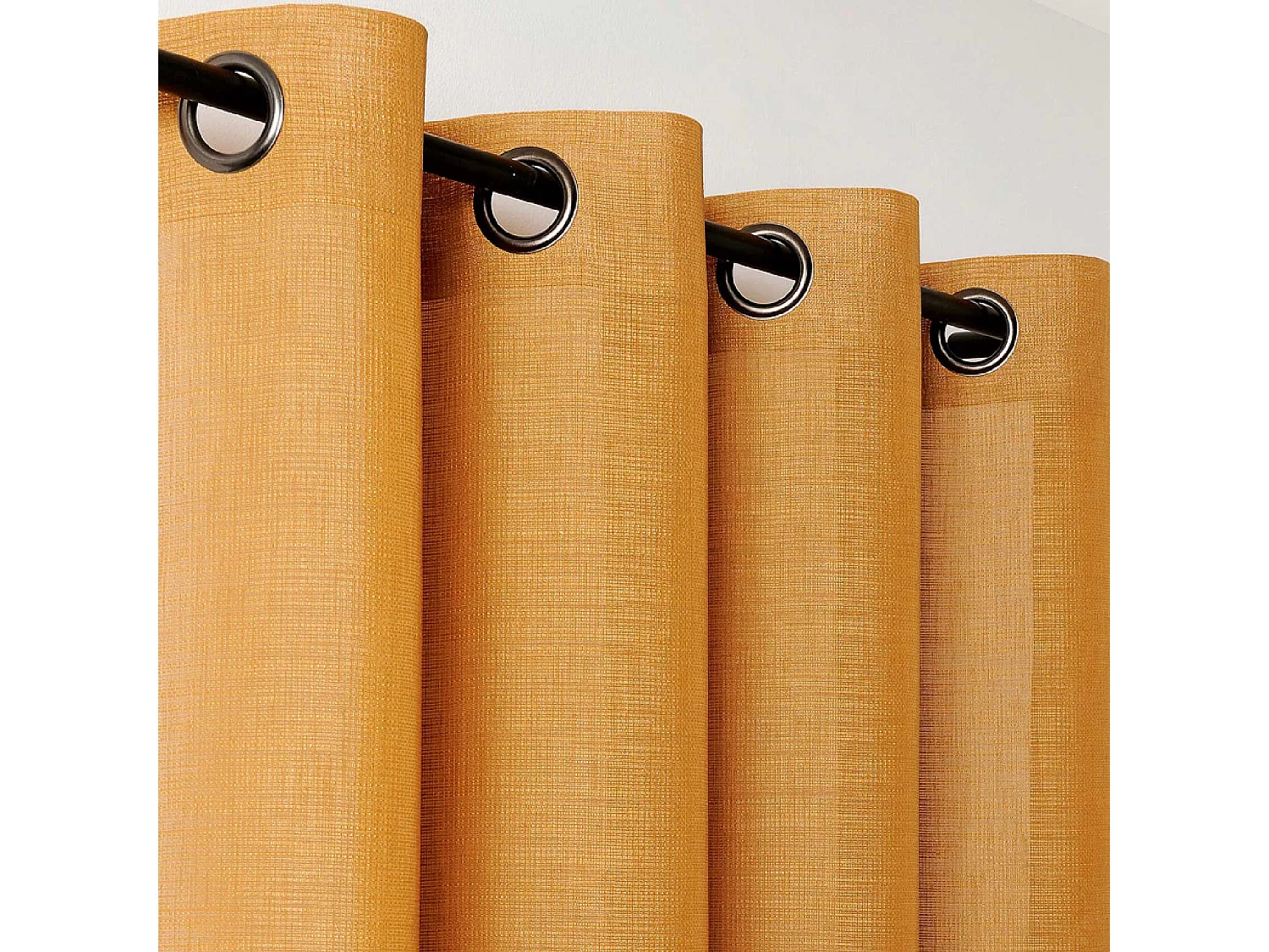 Voilage tamisant aux fils satinés