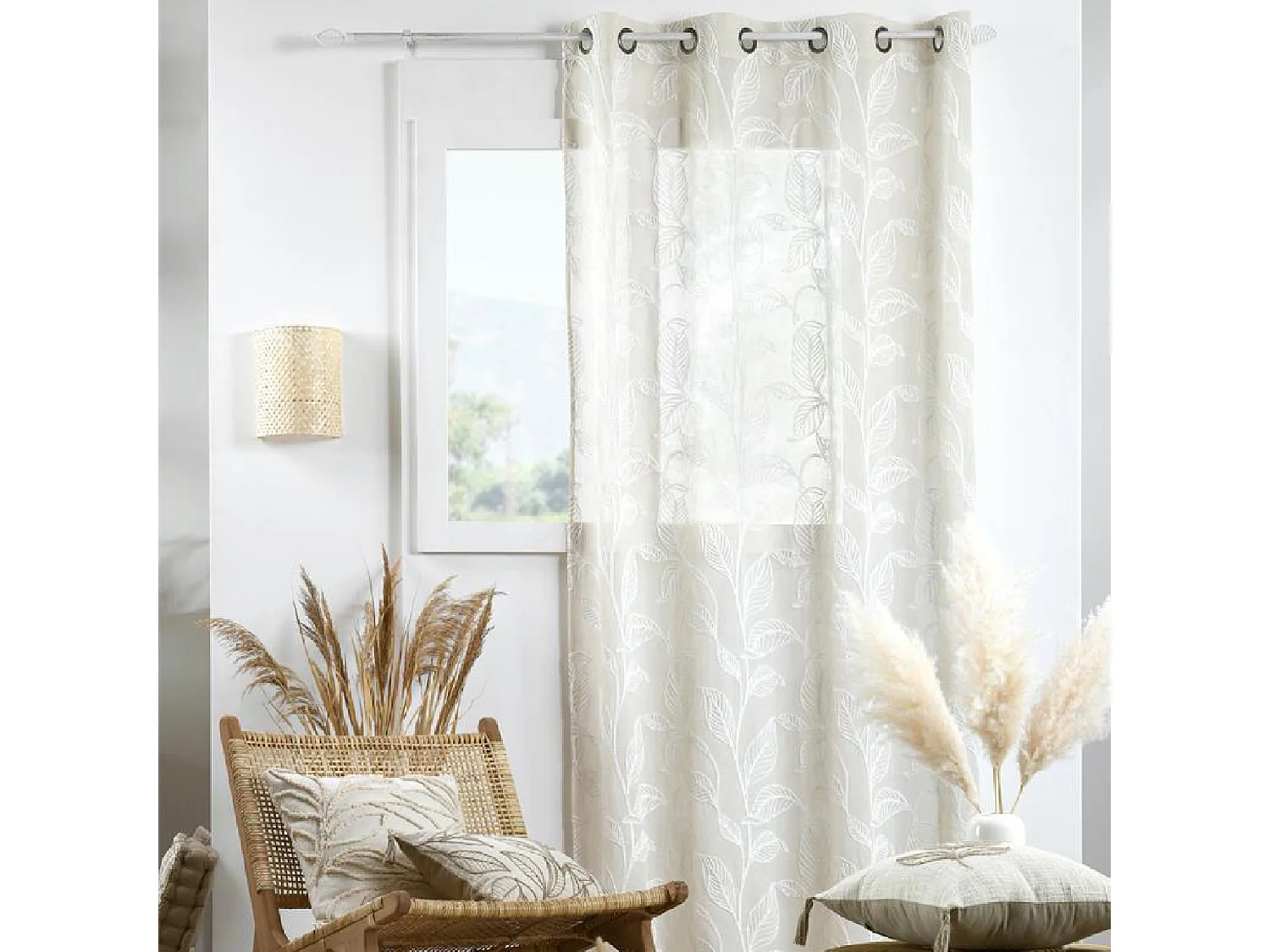 Voilage à oeillets feuillage effet matière brodée