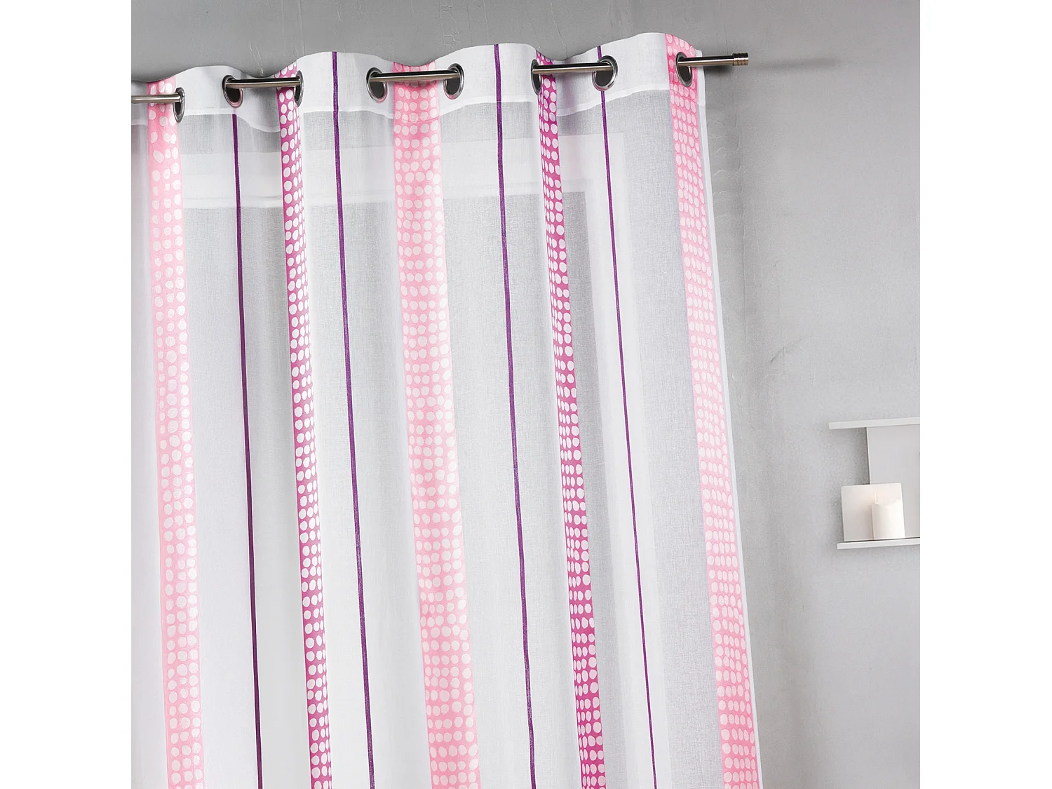 Voilage en étamine à rayures verticales à pois