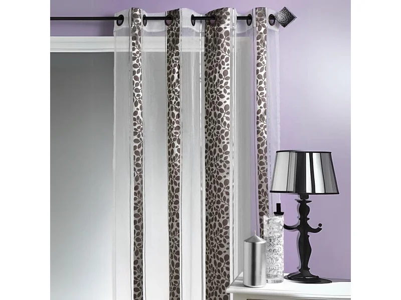 Organzavorhang mit einem Jacquard Blumenmotiv