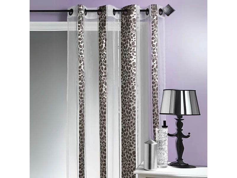 Organzavorhang mit einem Jacquard Blumenmotiv