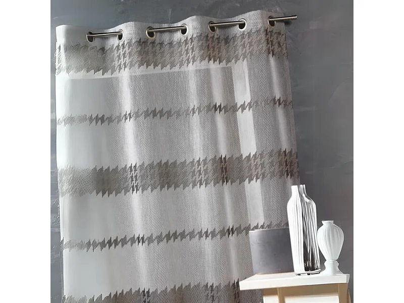 Voilage en jacquard fils coupés