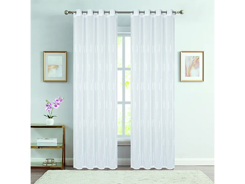 Vorhang mit glänzender Stickerei und Ösen