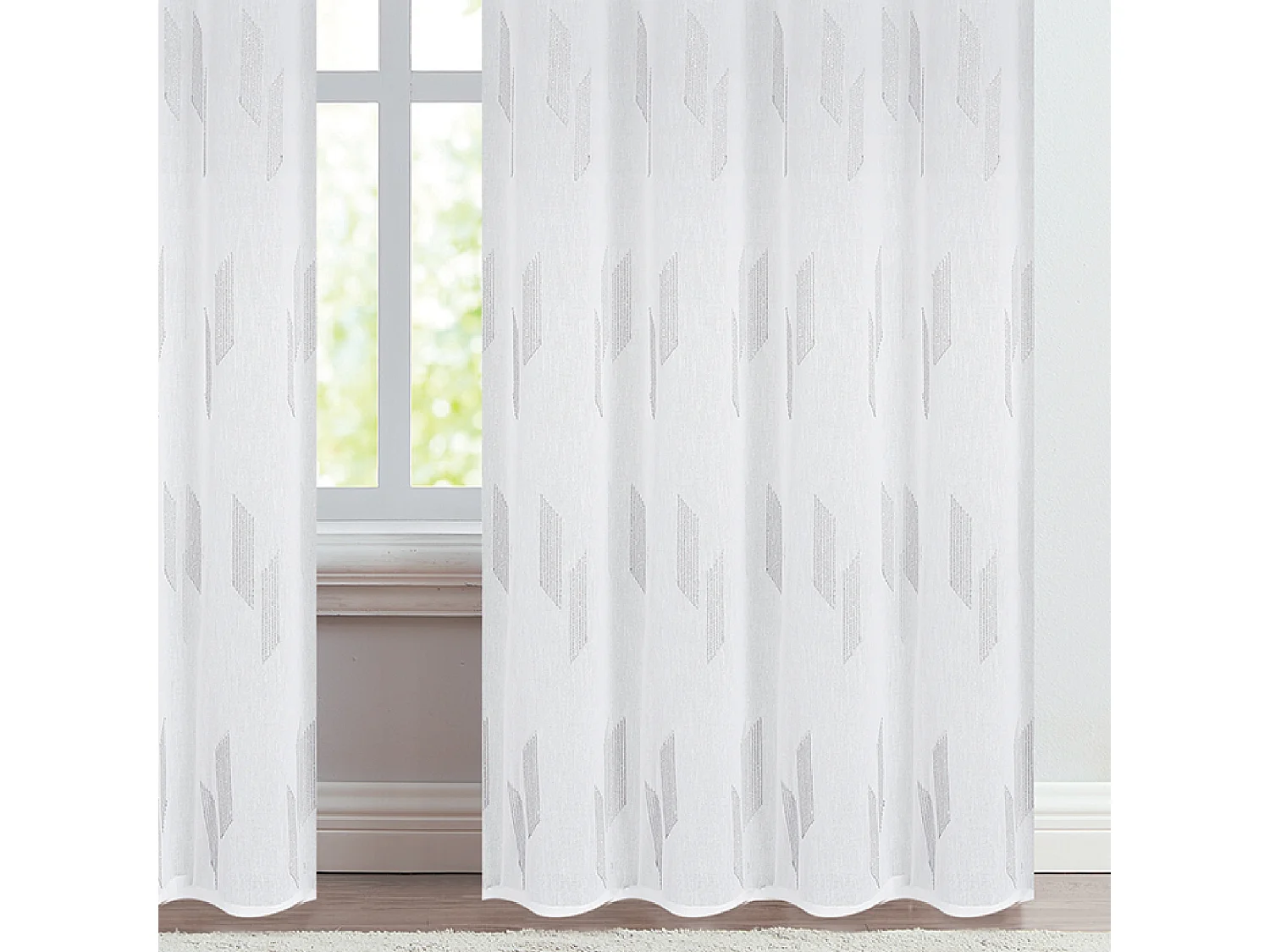 Voilage à oeillets brodé brillant