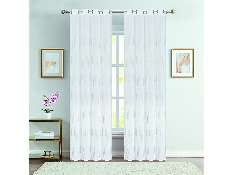 Vorhang mit glänzender Stickerei und Ösen