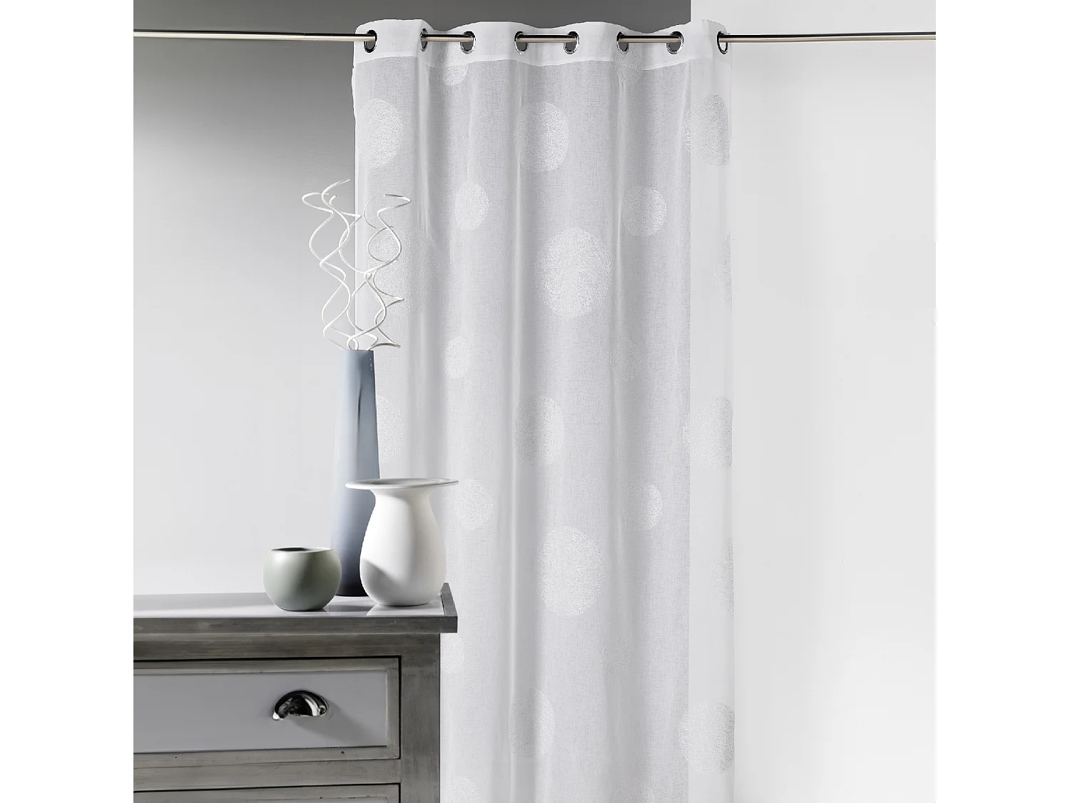 Voilage en Etamine Brodé ronds fils lurex brillants