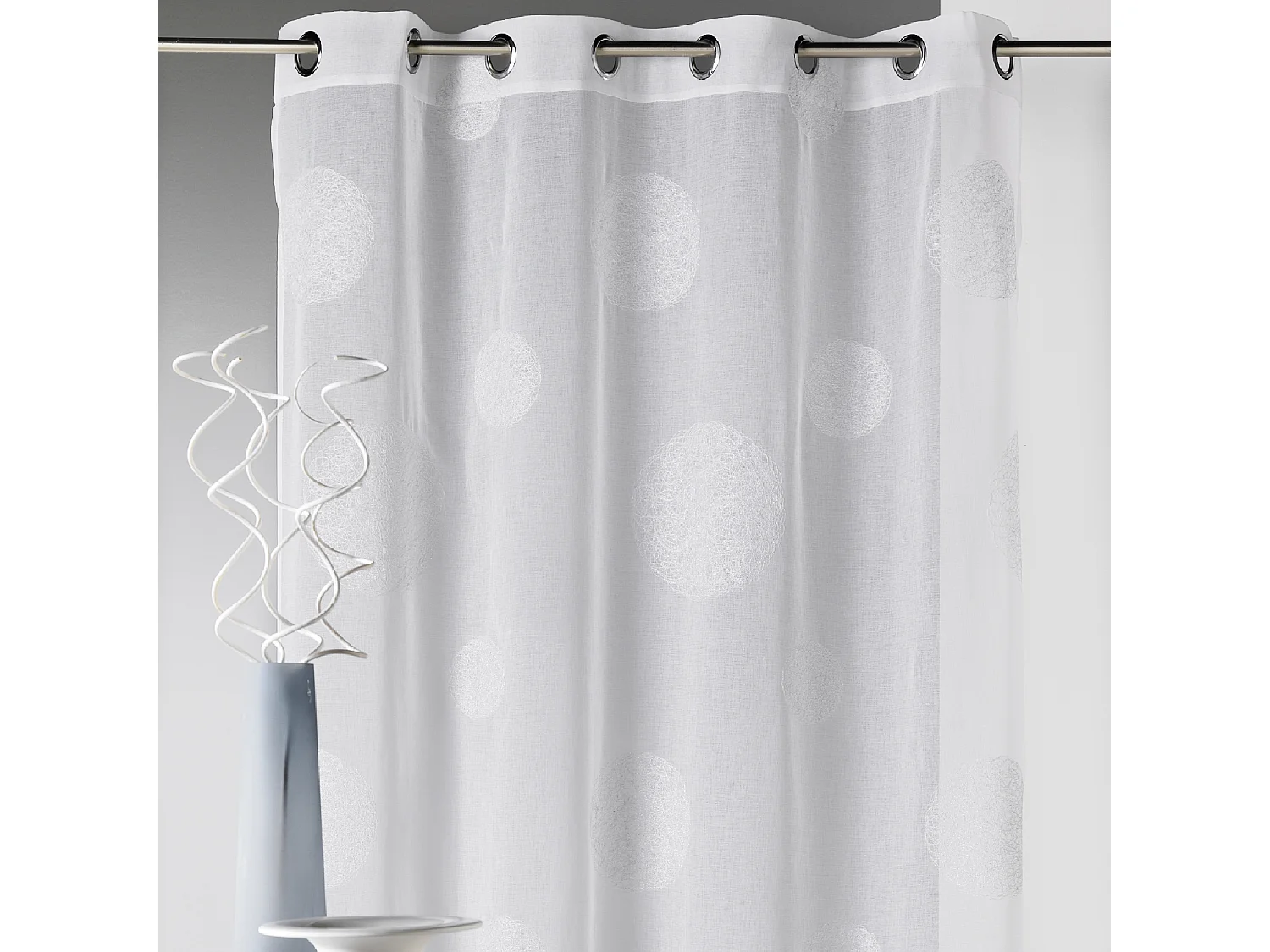 Voilage en Etamine Brodé ronds fils lurex brillants