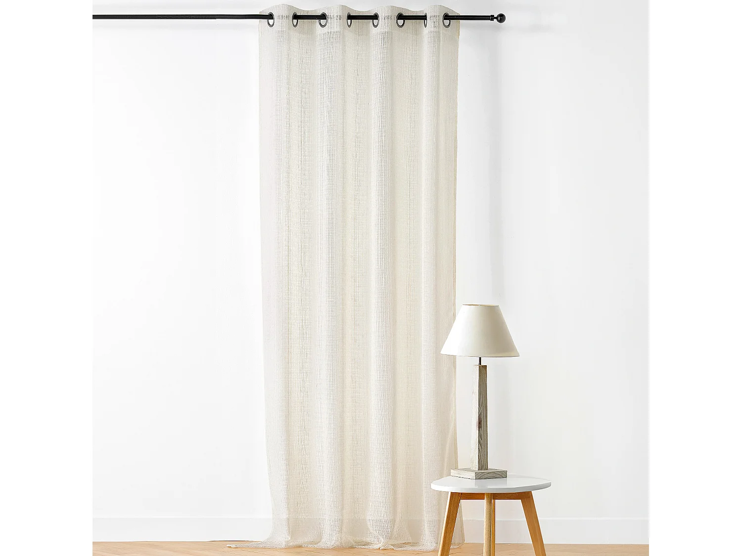 Vorhang mit Ösen und Netz-Effekt