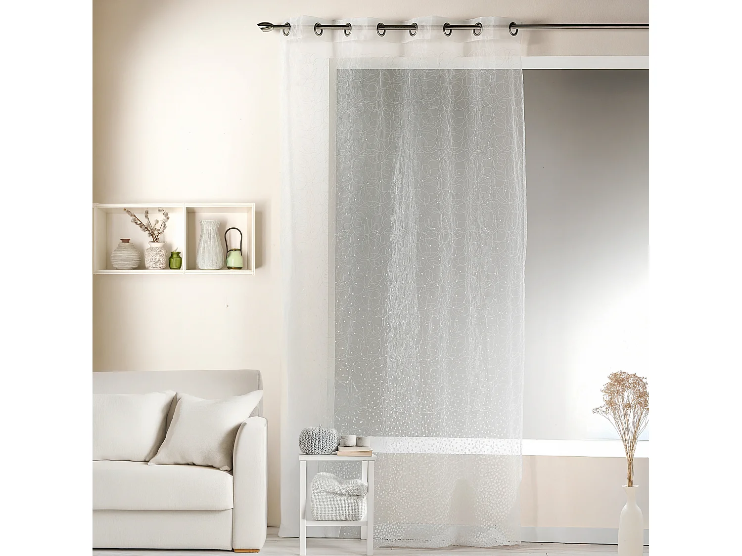 Voilage en organza dévoré et brodé