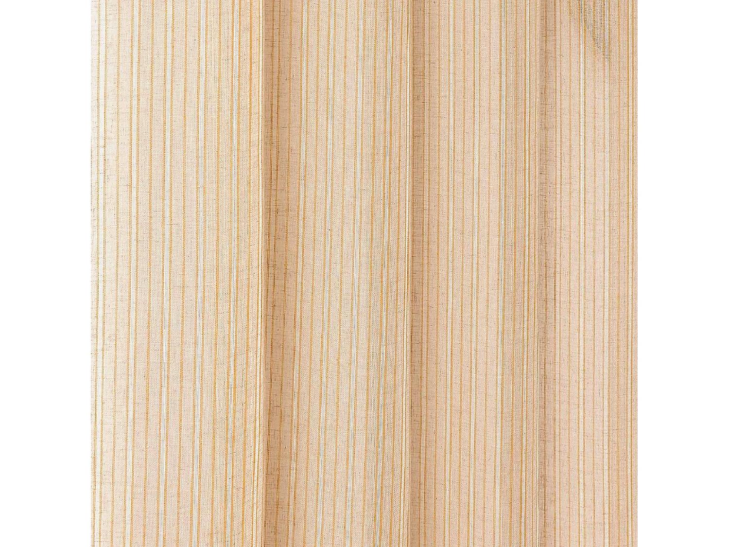 Voilage tamisant au charme authentique