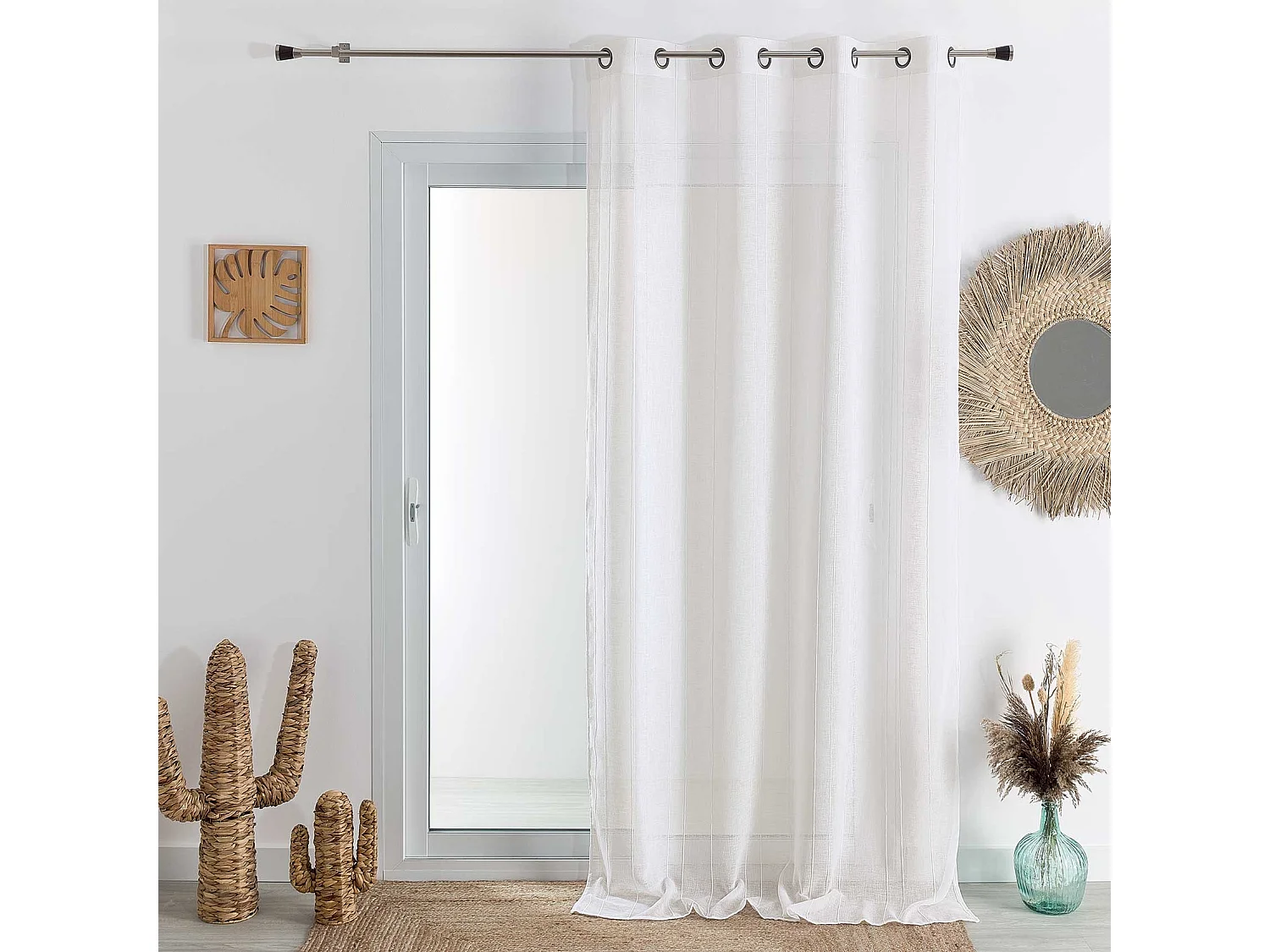 Visillo tamizado liso con finas rayas