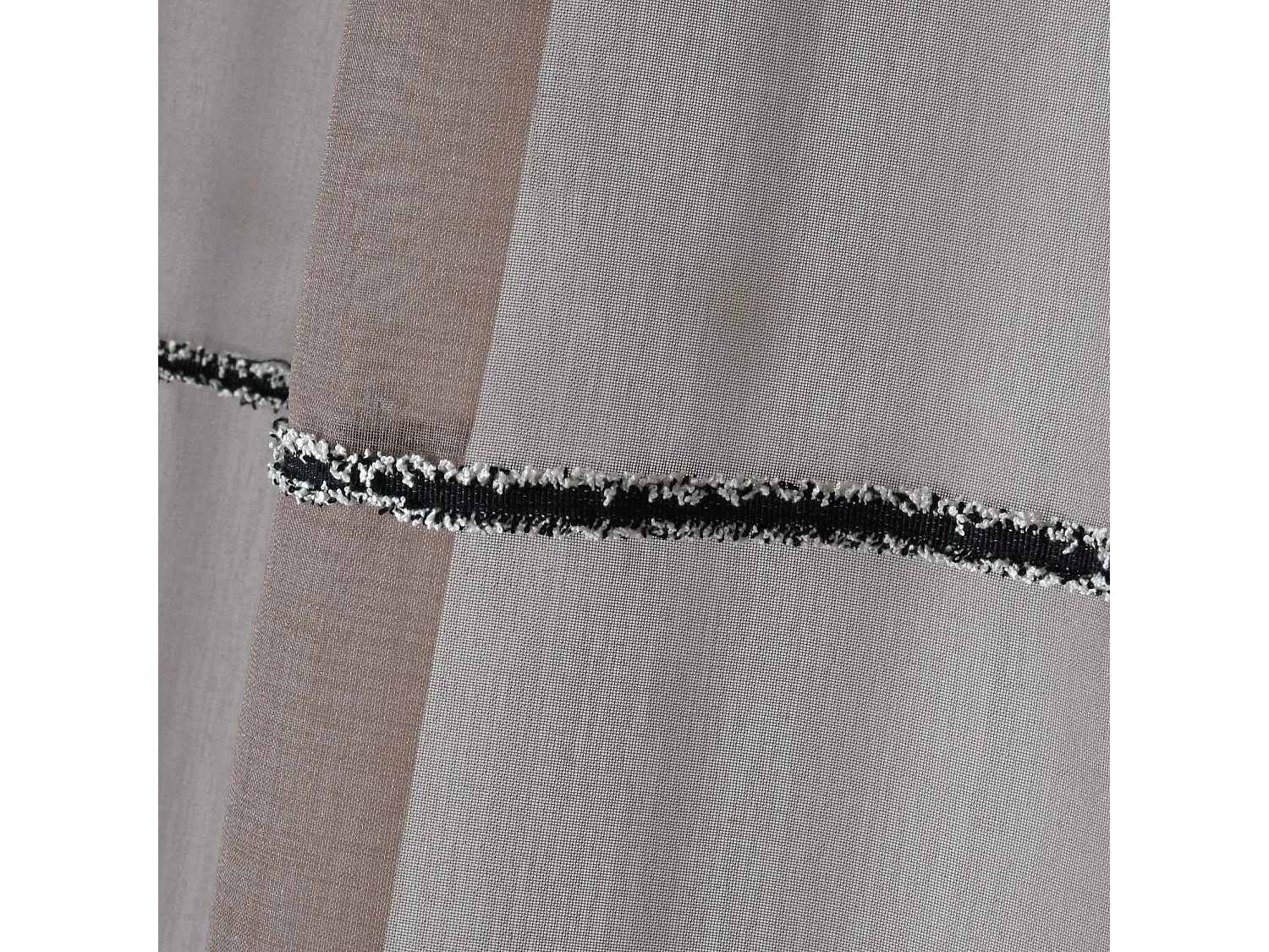 Voilage uni à galons effilochés