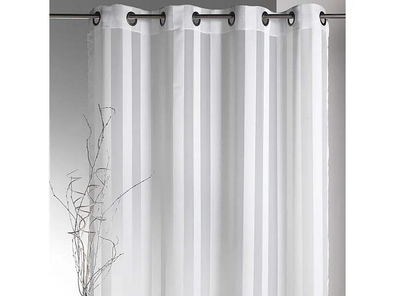 Visillo confeccionado a rayas