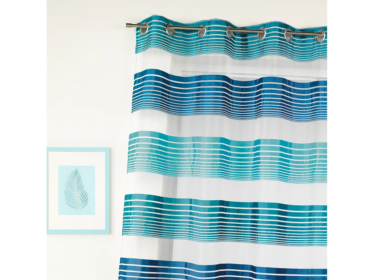 Visillo en organza a finas rayas horizontales