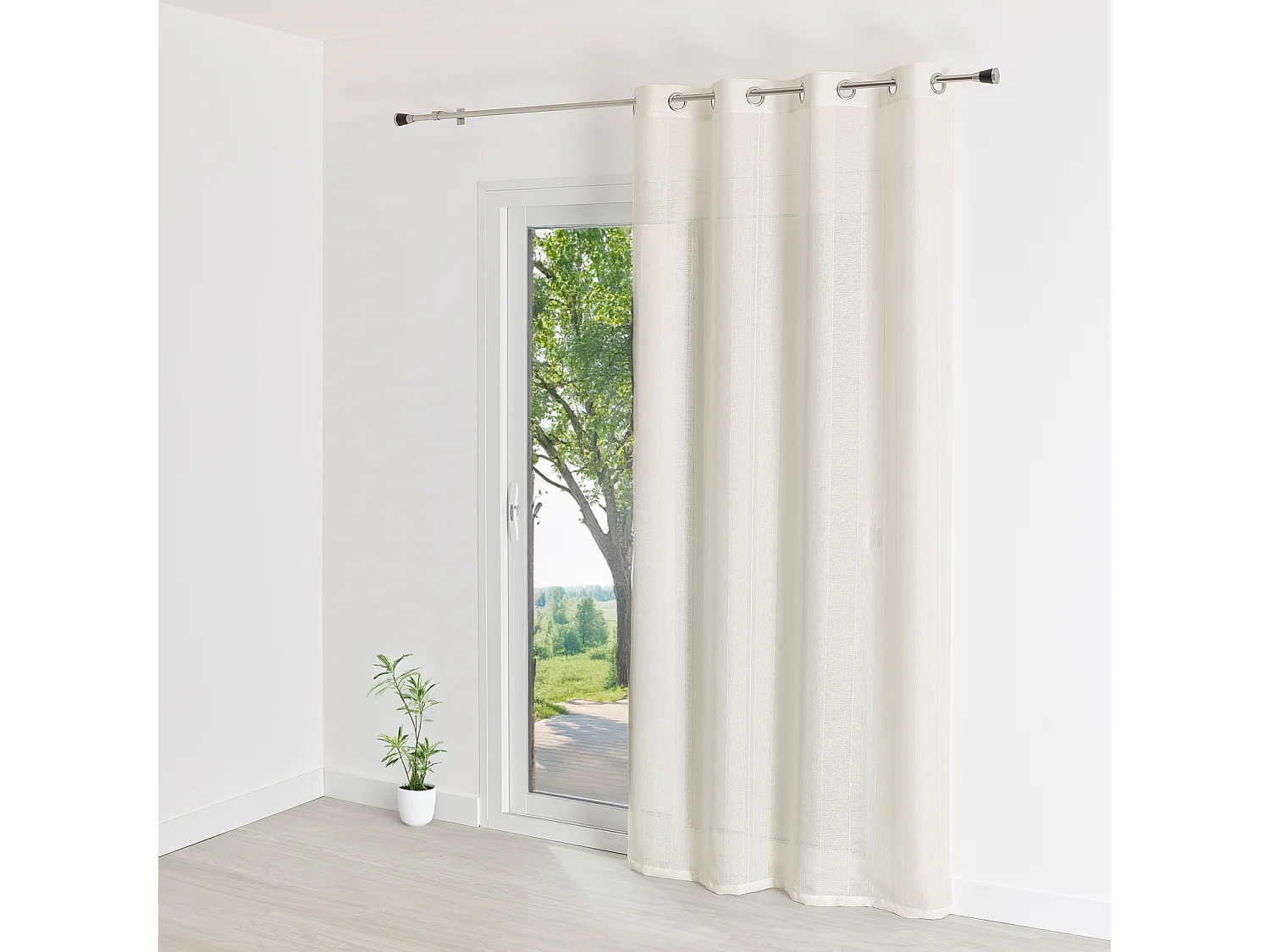 Voilage uni rayures brodées