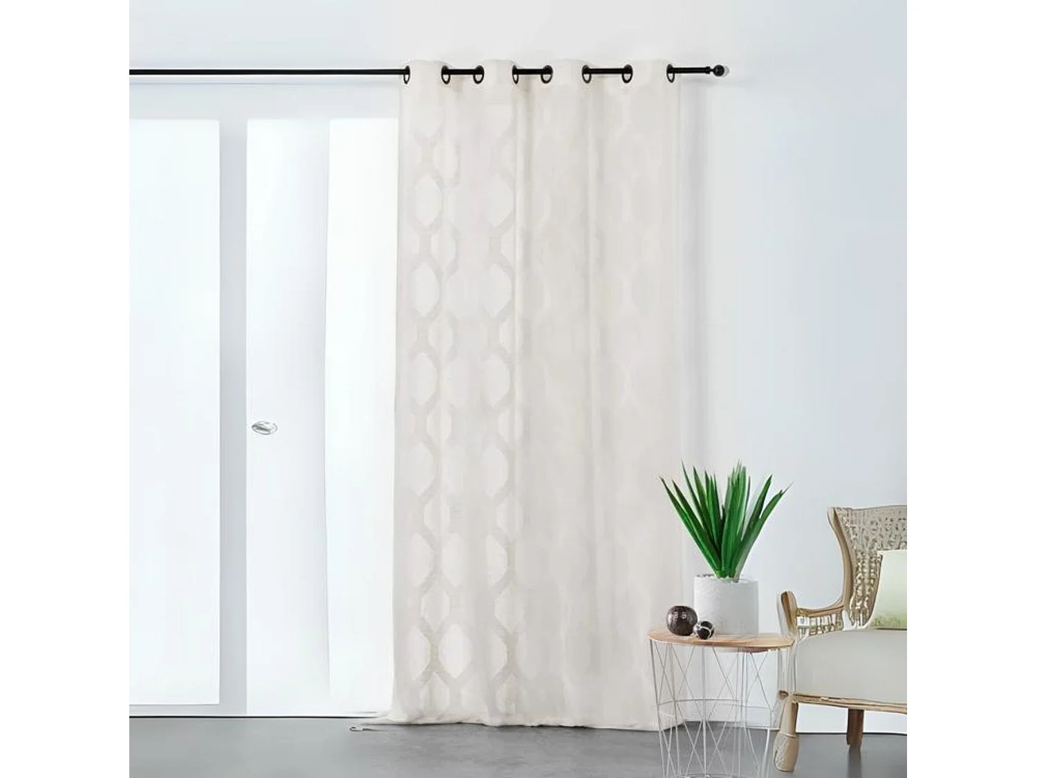 Voilage à motifs géométriques verticaux