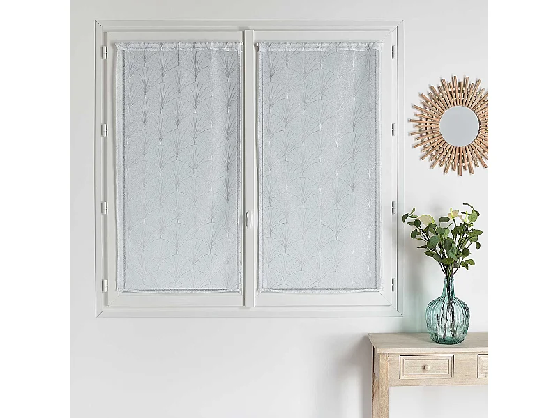 Par de pequeñas cortinas bordadas al estilo art déco