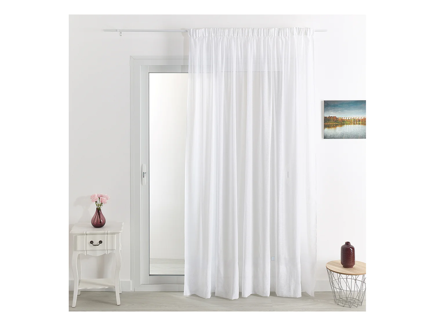 Eleganter Uni-Vorhang mit Bleiband und Faltenband